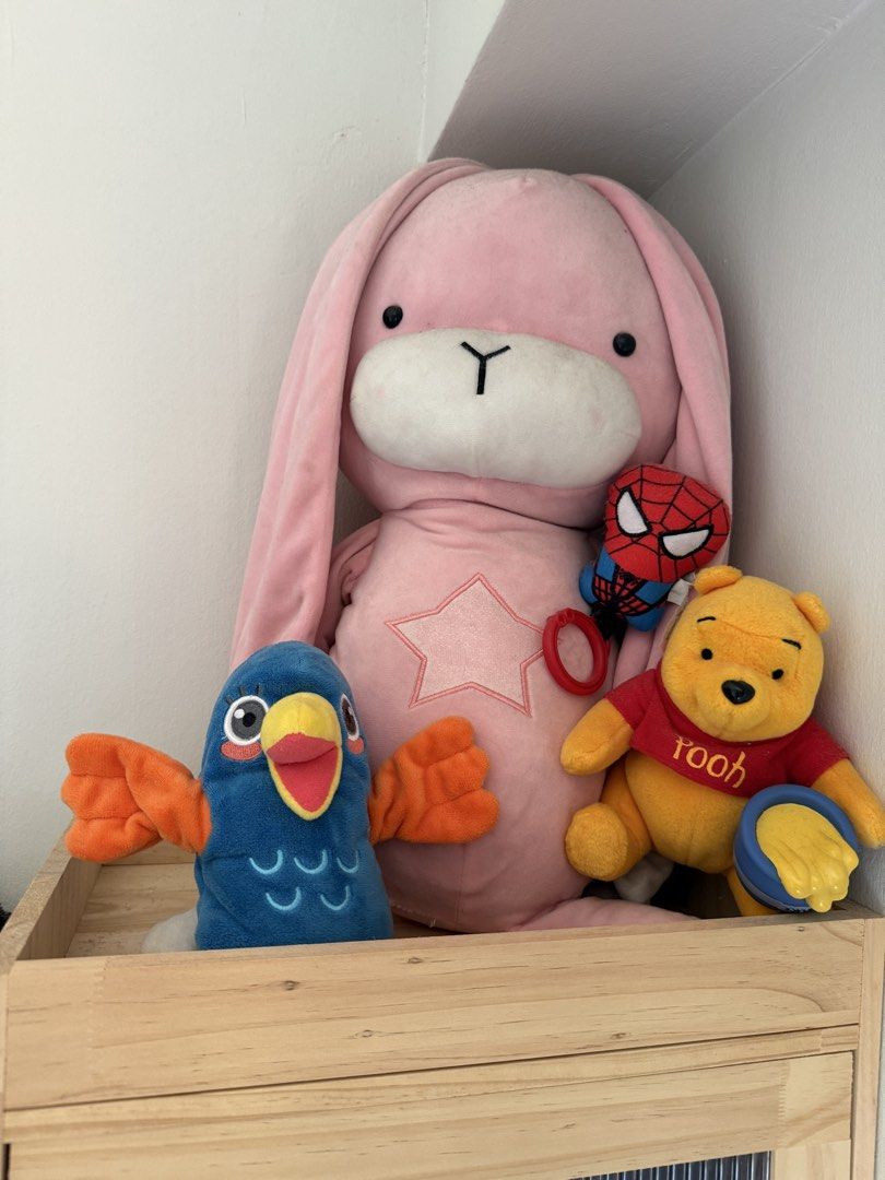 Assorted stuffed toys (Category: Plushies & Soft Toys) located in Singapore. Submitted by clingtan (Listing ID 1429520607, Image 1). Description: Only self collect at my door step .