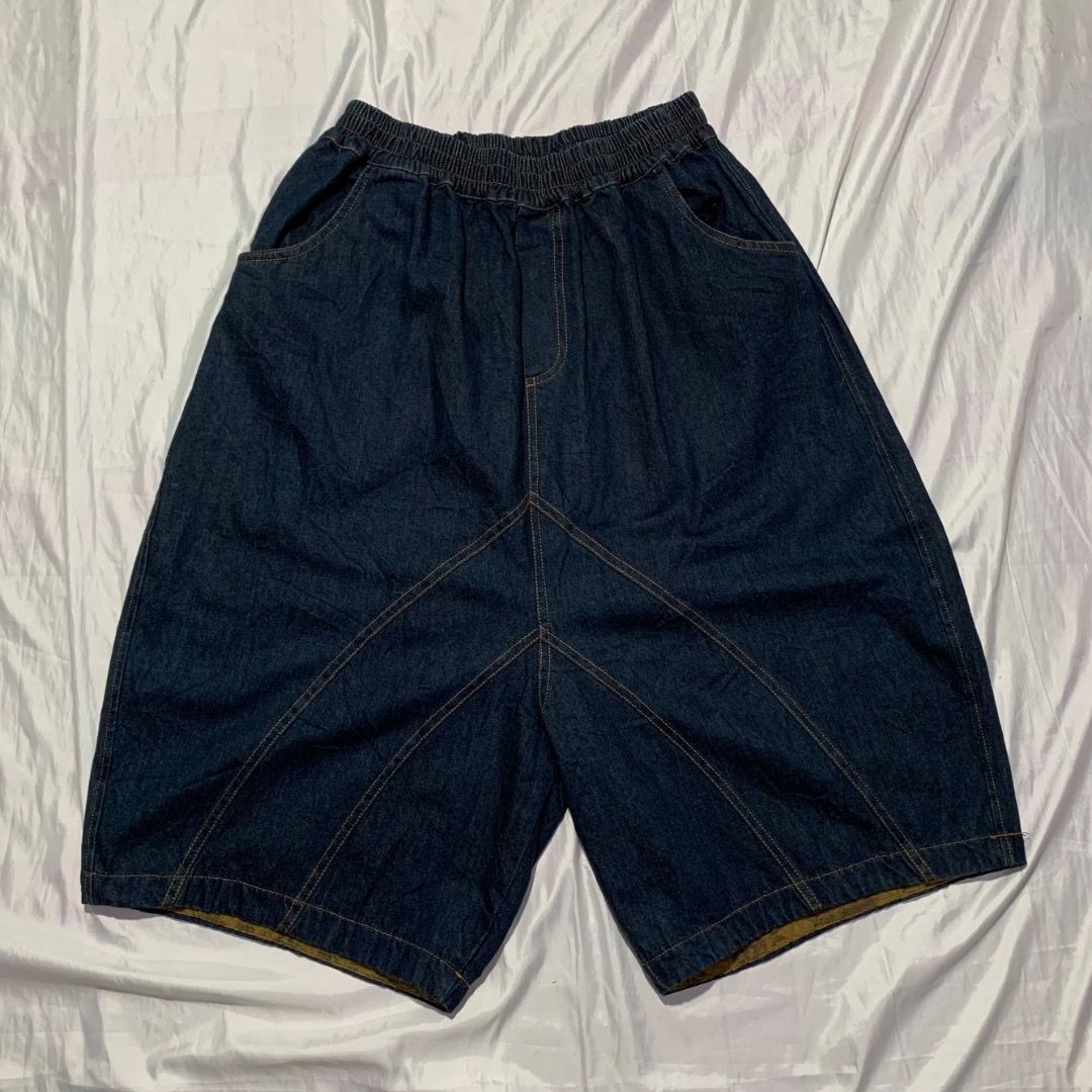 BAGGY LONG JORTS DENIM (Category: Shorts) located in Quezon City. Submitted by thethriftselector (Listing ID 1429527179, Image 1). Description: Dimes (Inches) 30-40 (W) Waistline (GARTERIZED) 27.5 (L) Length 14 (T) Thigh 13.5 (L.O) Leg opening Color rate: 10/10 Condition: 10/10 Issue: none.