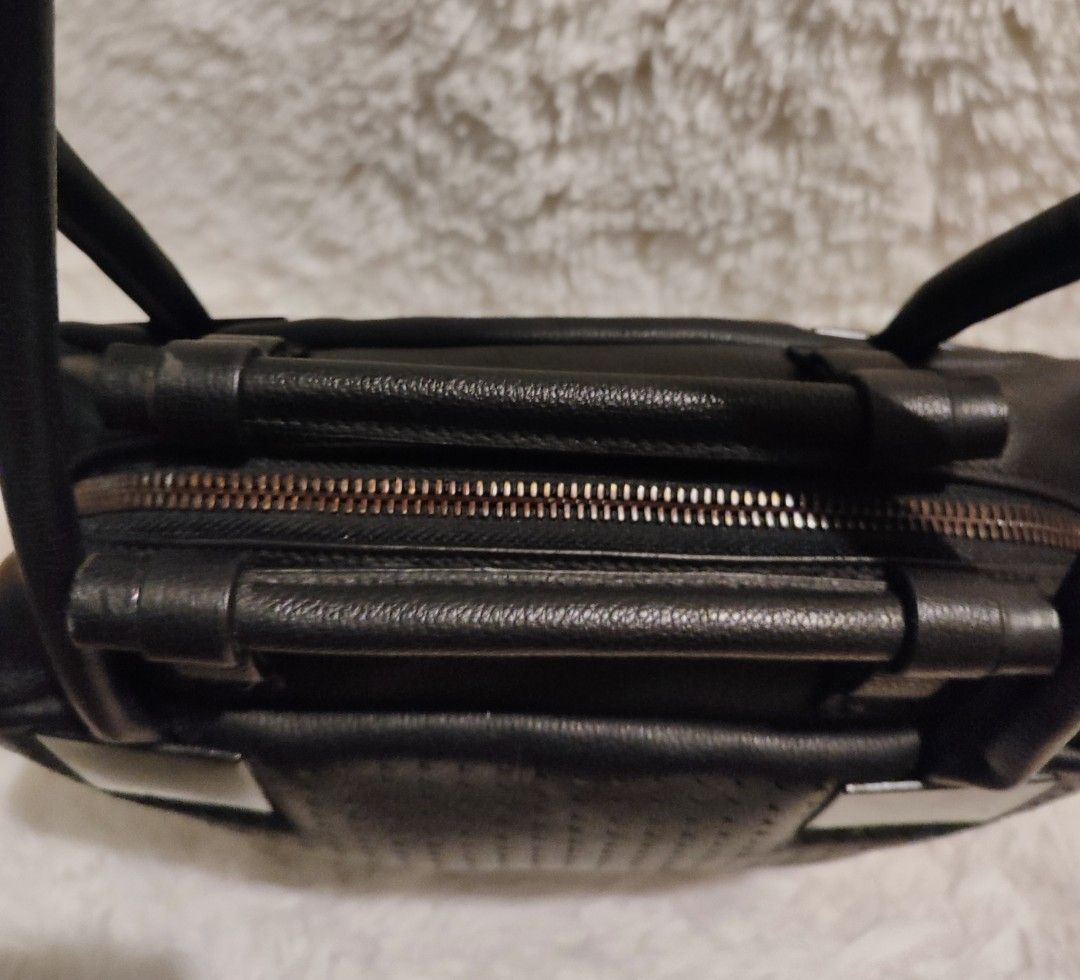 BagsTrulySparkJoy: BUY 1 GET 1 Goo D Sang A Black Bags (Category: Luxury Bags & Wallets) located in Antipolo. Submitted by brainchelle (Listing ID 1429598962, Image 3). Description: FREE SHIPPING! BUY 1 GET 1 For Free! 🥰 Good D Sang A Bags Genuine Leather Both In Excellent Condition 10/10.