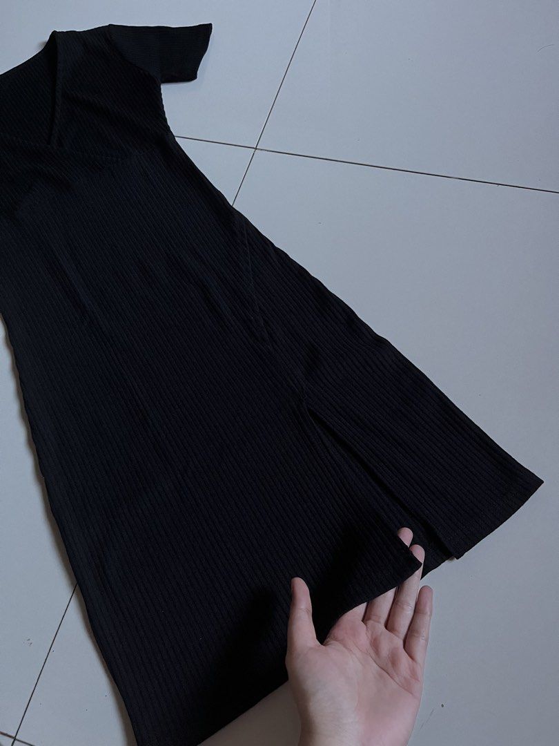 Black Ribbed Dress with Slit (Category: Dresses) located in Tacloban City. Submitted by priv_ (Listing ID 1429578777, Image 2). Description: XXS-XS Mop: Gcash Location: Tacloban City.
