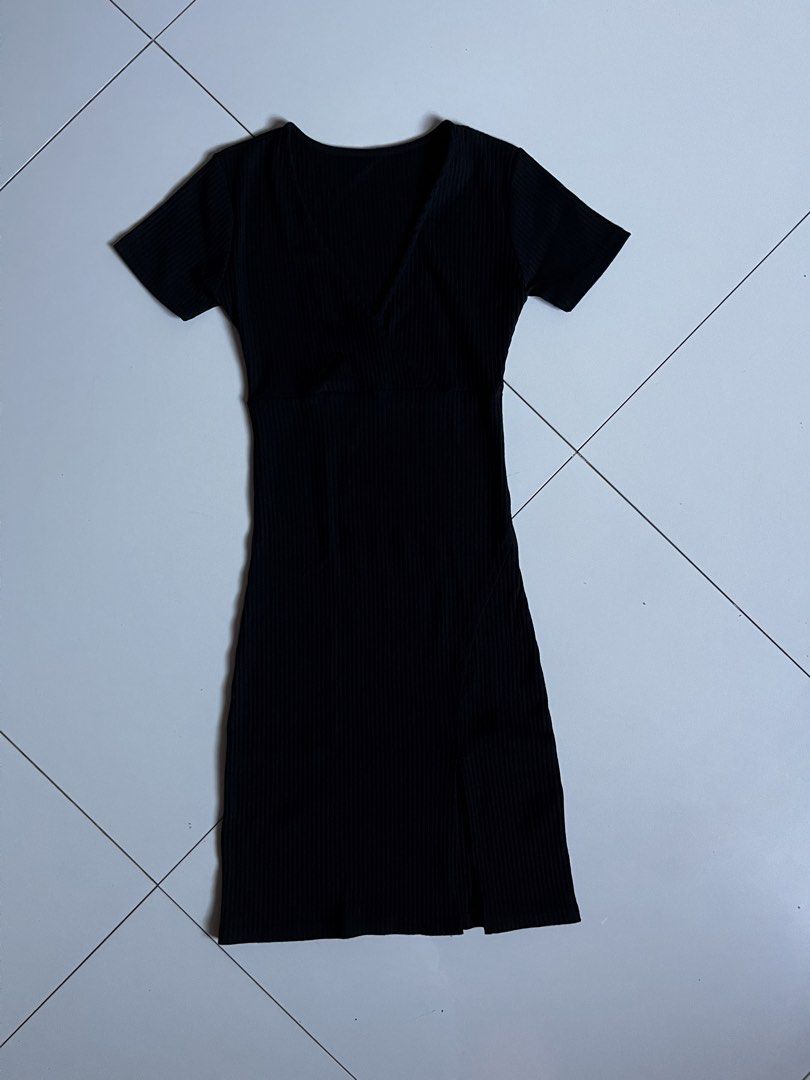 Black Ribbed Dress with Slit (Category: Dresses) located in Tacloban City. Submitted by priv_ (Listing ID 1429578777, Image 3). Description: XXS-XS Mop: Gcash Location: Tacloban City.