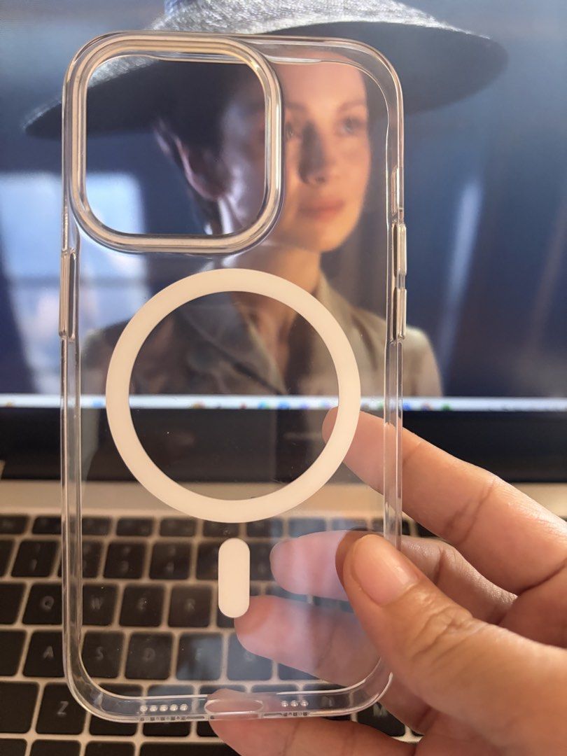 Clear Case with MagSafe for iPhone-Iphone 14 Pro (Category: Cases & Sleeves) located in San Pedro. Submitted by AuthenticBrandedItems (Listing ID 1429521166, Image 2). Description: .