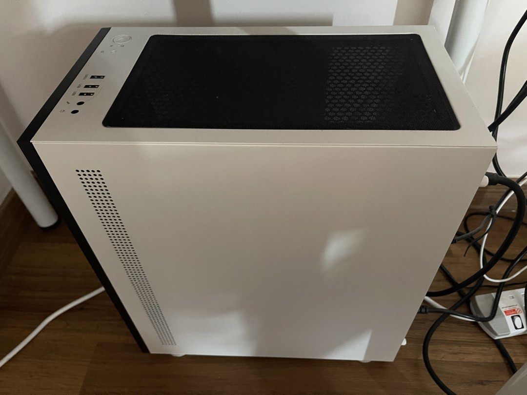 Custom PC419597093385676800