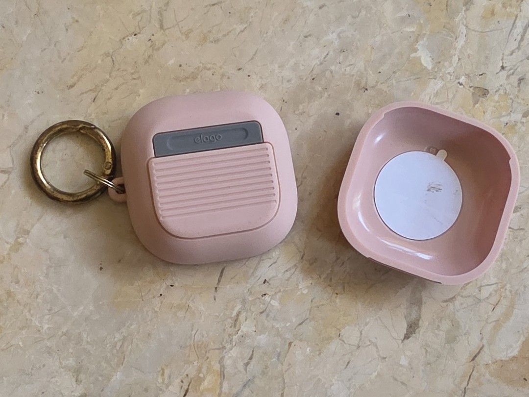 Elago GB5 Case for Samsung Galaxy Buds (Category: Cases & Sleeves) located in Cainta. Submitted by ellesellsthese (Listing ID 1429555827, Image 3). Description: Sand Pink Elago GB5 Case No box, as is. OG price ₱ 815 Selling for ₱ 149 (fixed) Issue: Unused but stored for a long time, the ring hook tarnished but can still be replaced. Case itself is good as new. Compatible for: •Samsung Galaxy Buds FE 2023 •Samsung Buds 2 Pro 2022 •Samsung Buds 2 2