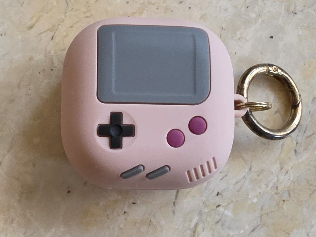 Elago GB5 Case for Samsung Galaxy Buds (Category: Cases & Sleeves) located in Cainta. Submitted by ellesellsthese (Listing ID 1429555827, Image 1). Description: Sand Pink Elago GB5 Case No box, as is. OG price ₱ 815 Selling for ₱ 149 (fixed) Issue: Unused but stored for a long time, the ring hook tarnished but can still be replaced. Case itself is good as new. Compatible for: •Samsung Galaxy Buds FE 2023 •Samsung Buds 2 Pro 2022 •Samsung Buds 2 2