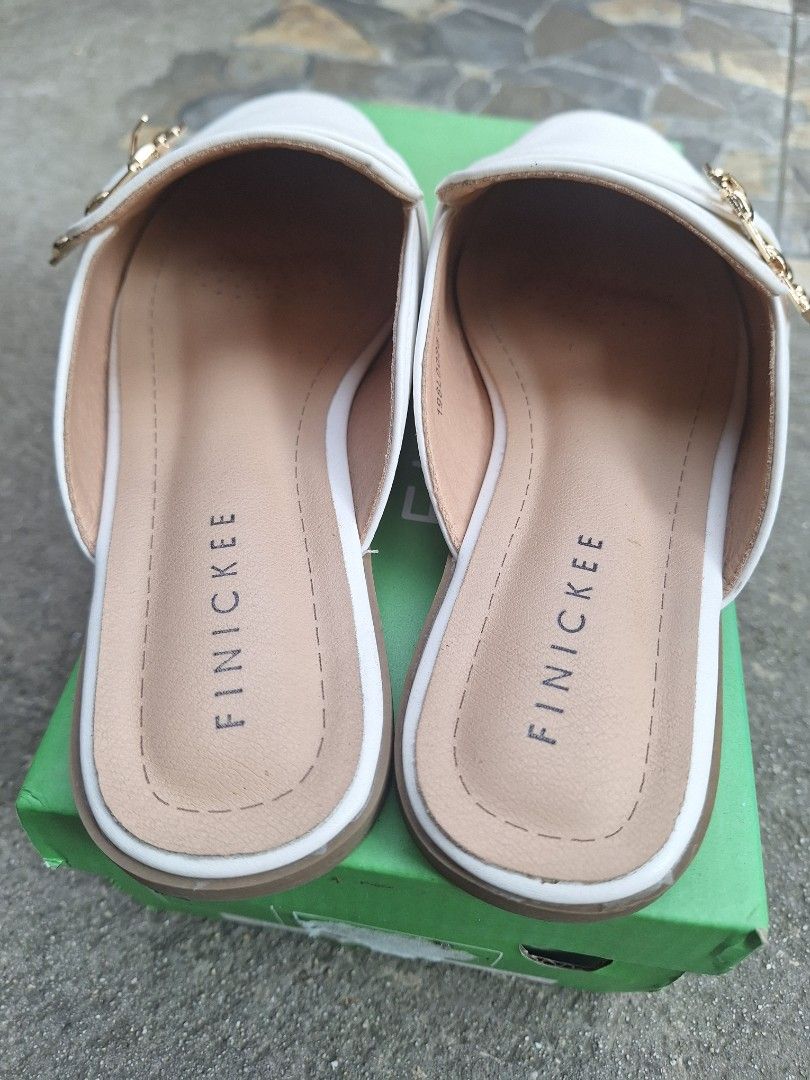 Finickee White Mules with Gold Buckle (Category: Flats & Sandals) located in Antipolo. Submitted by flutterby41319 (Listing ID 1429571880, Image 3). Description: White Mules like new, only used a few times size 6 23cm.