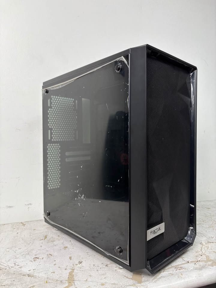 Fractal Design Meshify C Black (Category: Computer Parts) located in Las Pinas. Submitted by anthony_chan (Listing ID 1429618870, Image 1). Description: Fractal Design Meshify C Black P2,500 Brand New Price: P5,650 Details: - Midtower ATX Case - Complete 2.5" Drive Trays - Complete Fan Filters - Complete Screws & Standoffs - No Rust Issue/s: - Dusty due to storage - Missing 2 PCIE Covers - Missing 3.5" Drive Cage / Sleds - No Box Loc: BF Internat