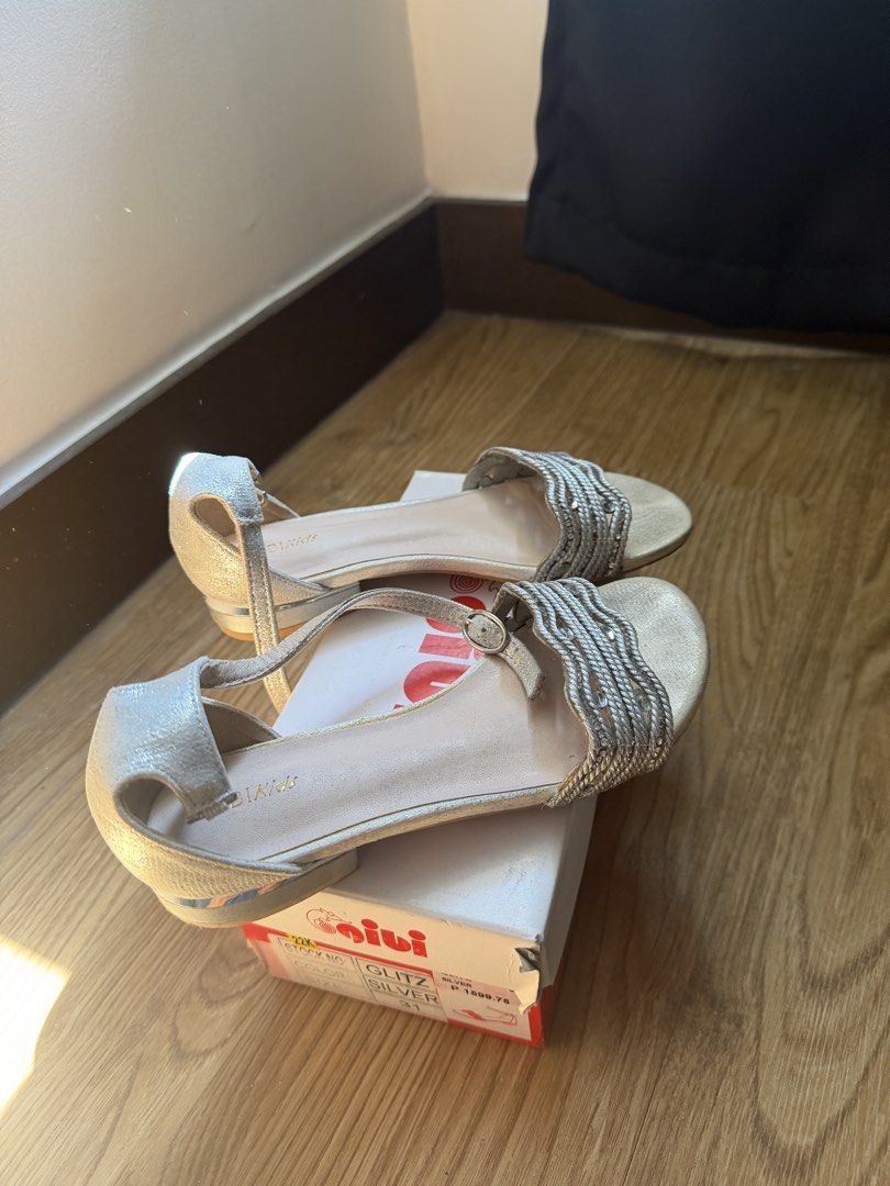 Gibi Glitz Silver Sandals Size 31 (Category: Babies & Kids Fashion) located in Pasig City. Submitted by mmmspg (Listing ID 1429651144, Image 2). Description: .