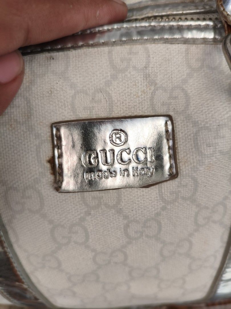 GUCCI HANDBAG (Category: Luxury Bags & Wallets) located in Cavite. Submitted by erwheen (Listing ID 1429543161, Image 2). Description: GUCCI HANDBAGS VERY GOOD CONDITION COLOR RATE 9/10 ISSUE SIGN OF USED ONLY 800 PLUS SHIPPING NO COD/COP MOP GCASH COURIER J&T / LALAMOVE LOCATION CAVITE CITY.