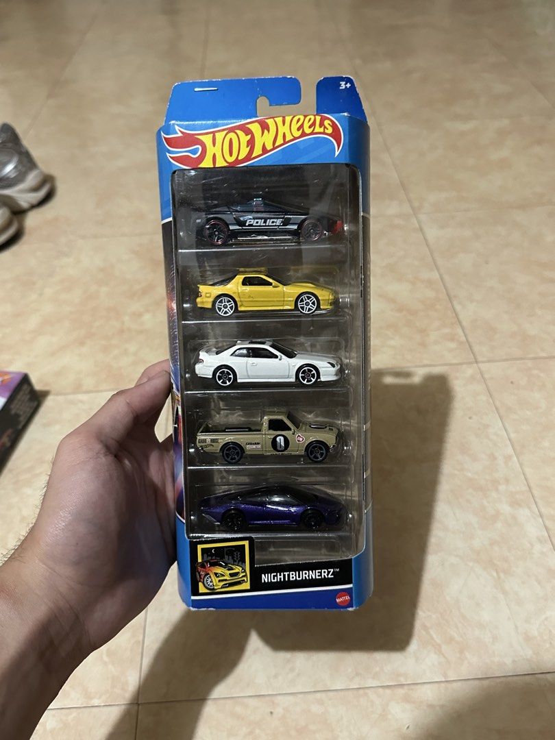 Hot Wheels Nightburnerz 5-Car Pack (Category: Vehicle & Diecast Models) located in Manila. Submitted by lau3030 (Listing ID 1429638173, Image 1). Description: Drop best offer‼️.