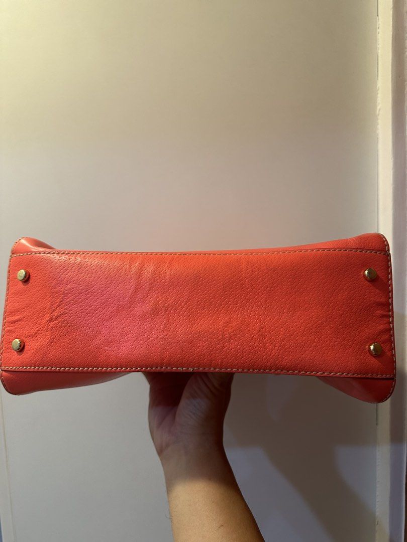 Kate Spade boston bright coral (Category: Luxury Bags & Wallets) located in Pasig City. Submitted by everythingatsale (Listing ID 1429566274, Image 3). Description: Original Kate Spade doctor bag boston bright coral color orange very good condition .