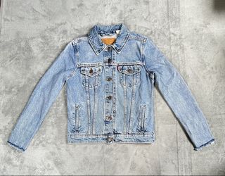 (Category: ) located in . Submitted by thrifteracollection24 (Listing ID 1429532492, Image 1). Description: .