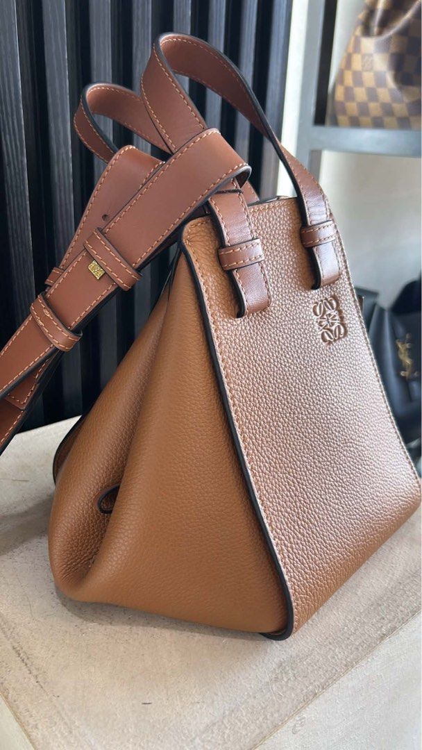 Loewe Puzzle Small Bag (Category: Luxury Bags & Wallets) located in Manila. Submitted by bagsdetails27 (Listing ID 1429567202, Image 3). Description: Loewe Hammock Small Leather Shoulder Bag Unused. Like new. 75,000.