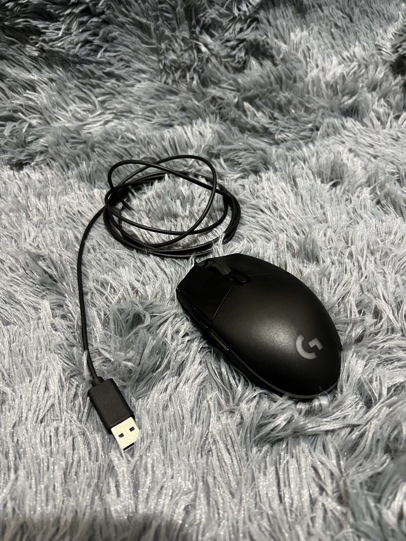 Logitech G102 LIGHTSYNC Gaming Mouse (Category: Mouse & Mousepads) located in Manila. Submitted by claurenj (Listing ID 1429622702, Image 3). Description: Original price at P2,000. Rfs: Decluttering.