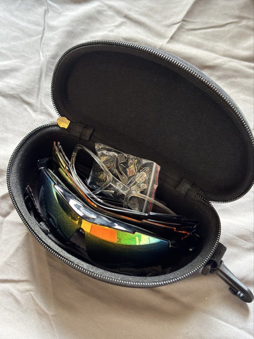 Maia Sports Sun Glasses (Category: Sunglasses & Eyewear) located in Mandaluyong City. Submitted by iamjoshrem (Listing ID 1429533175, Image 2). Description: • Brand: Maia • Original price: ₱266 • Purchased last March 2025 online • Complete with case and accessories Note: • The only polarized lens is the black one .