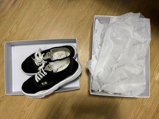 （分類：）位於 。 由 GodOfSneakers 提交（商品編號 1429570305，圖片 1）。簡介： 。