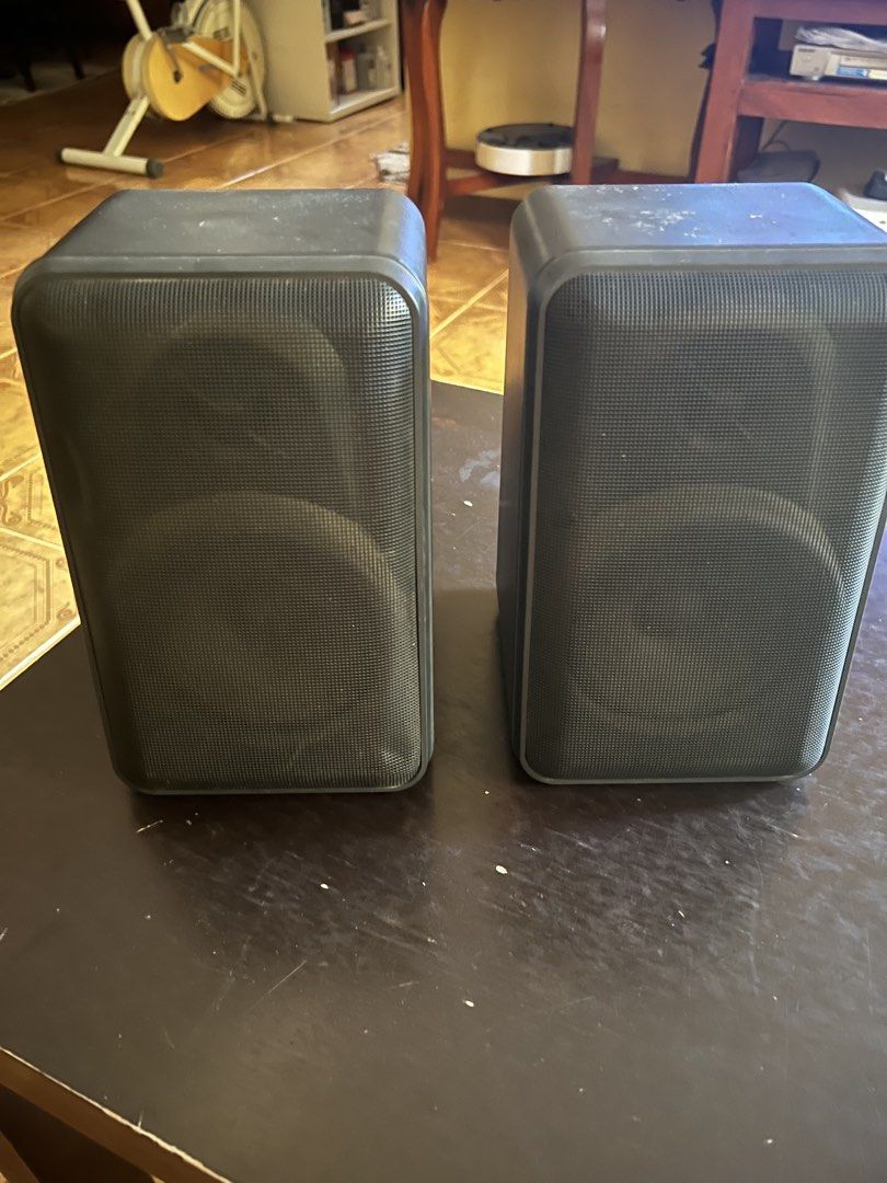 Manex JBL-570 100watts 6ohm 80Hz (Category: Soundbars, Speakers & Amplifiers) located in Las Pinas. Submitted by jerri44 (Listing ID 1429545121, Image 2). Description: Bookshelves type speaker JBL-570 Manuf. by Electone Electronic Phils 1 pair 100 watts 4-8 ohms Freq. response 80hz - 1.3khz Sensitivity 89.4 dB.