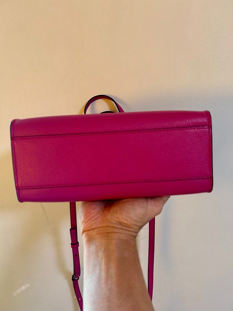 Marc Jacobs Mini Grind Tote Bag pink preloved (Category: Tote Bags) located in Taguig. Submitted by ramsthrift (Listing ID 1429561153, Image 3). Description: Preloved Marc Jacobs Mini Grind pink Tote bag * guaranteed authentic * good condition 9/10 * comes with replacement dustbag.