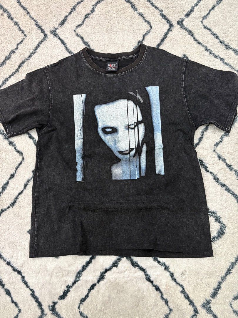 Marilyn Manson Vintage Tee XL (Category: Tshirts & Polo Shirts ) located in Lipa City. Submitted by thriftopia_sj (Listing ID 1429620023, Image 1). Description: 22.5x28 Flawless.