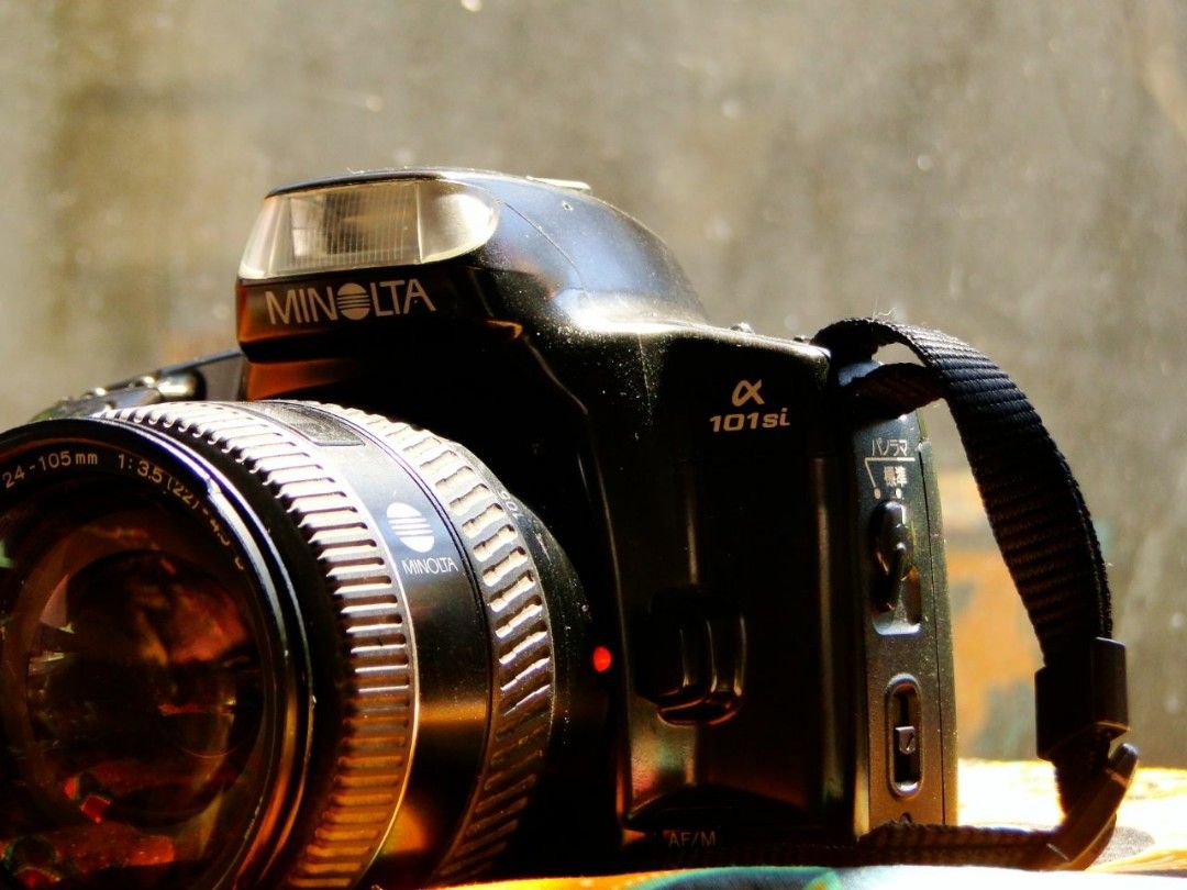 Minolta Alpha 101si Camera with Zoom Lens (Category: Cameras) located in Manila. Submitted by barrybakin41986 (Listing ID 1429634373, Image 2). Description: it's untested po. meet up po sa sm clark, sm pampanga, and marquee mall. para sa mga malalayo, ipapa jnt ko po ito and very secure ang camera na ito. negotiable po..