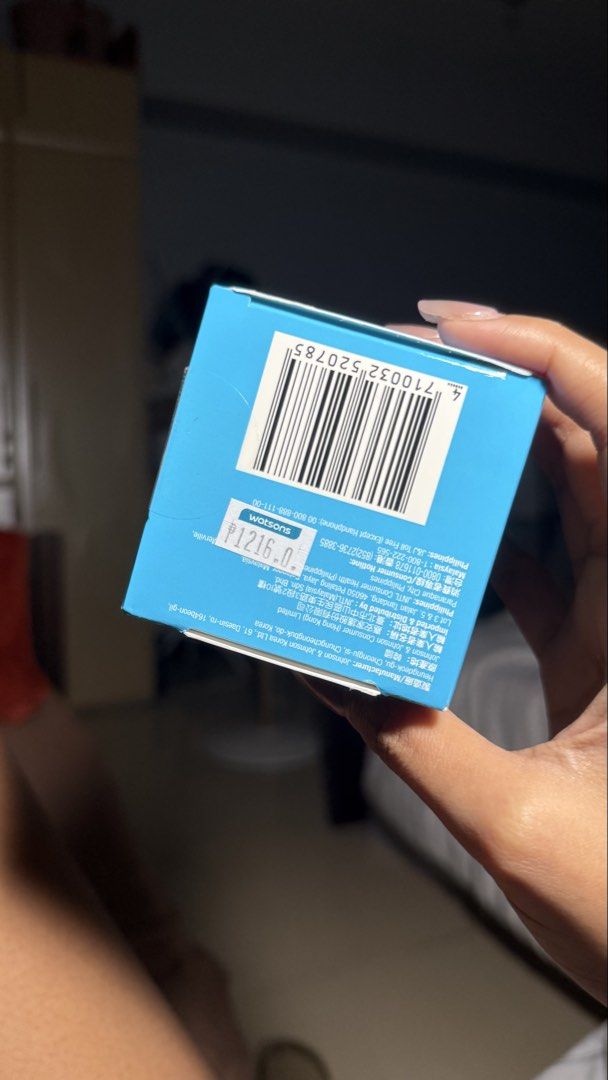 Neutrogena Hydro Boost Hyaluronic Acid (Category: Face Care) located in Manila. Submitted by jskrzy (Listing ID 1429621648, Image 3). Description: I bought this yesterday from Watsons and used it tonight since I badly needed a light moisturizer. I used a spatula. I don’t really like it sooo ya .