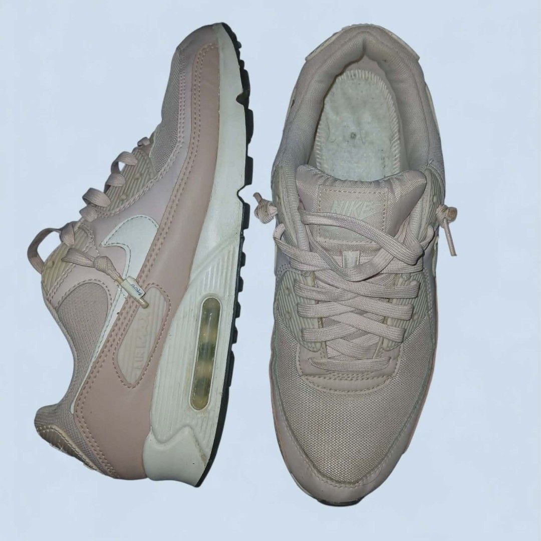 Nike Air Max 90 - Pink (Category: Sneakers) located in Sorsogon. Submitted by the_rags_selextors (Listing ID 1429539372, Image 2). Description: NIKE AIR MAX GOOD CONDITION FRESH FROM US BOX SIZE ; UK 8.5 / EUR 43 / CM 28 / BR 41 UNISEX.