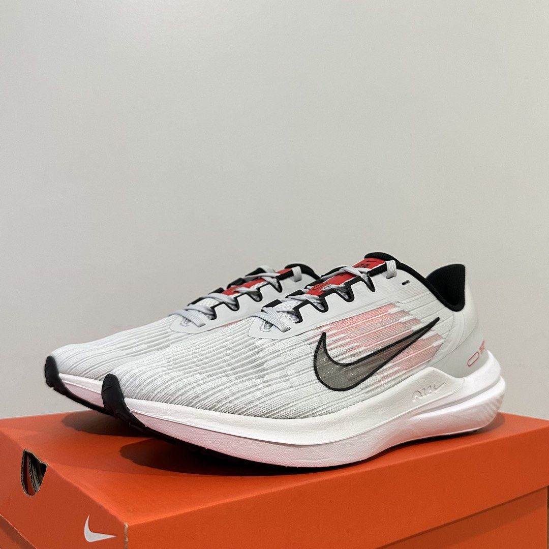 Nike Air Winflo Shoes Men (Category: Sneakers) located in Makati City. Submitted by jer1725 (Listing ID 1429508499, Image 2). Description: Nike Air Winflo 9 Shoes Men Brand New 100% Legit / Original Photon Dust / White colorway Available size: 8.5 / 10 / 11 US Men ‼️SALE PRICE: ₱1,800‼️ Below SRP •Delivery Metro Manila: Lalamove / Grab Nationwide: J&T •Meetup Glorietta / SM Makati / MRT Ayala Waltermart Makati.