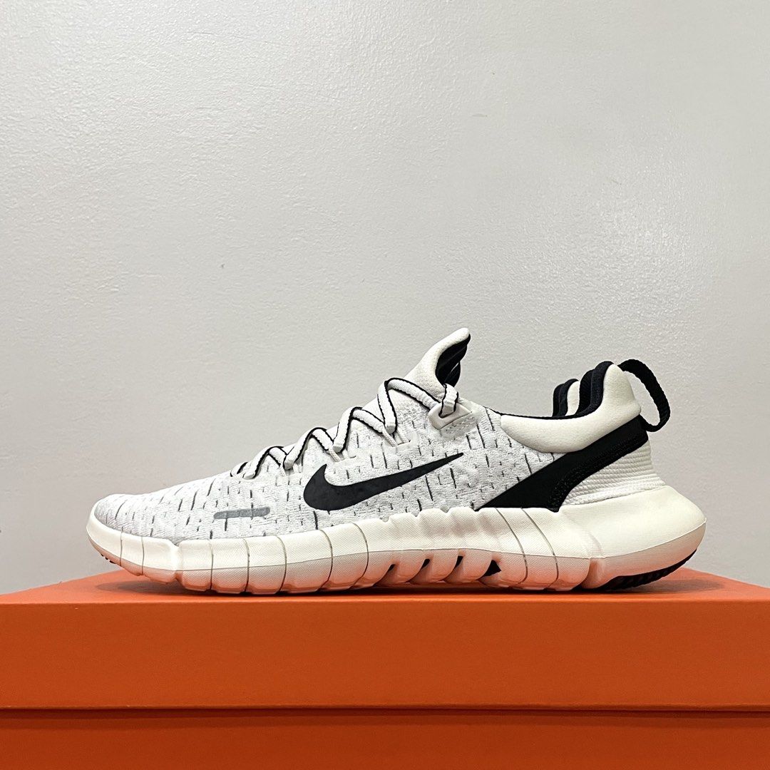 Nike Free RN 5.0 Shoes Men (Category: Sneakers) located in Makati City. Submitted by shoedeckph (Listing ID 1429656834, Image 1). Description: Nike Free RN 5.0 Shoes Men Brand New 100% Legit / Original Available size: 8 / 8.5 / 9 / 9.5 / 10 / 10.5 / 11 US Men ‼️SALE PRICE: ₱2,995‼️ Below SRP •Delivery: Metro Manila: Lalamove / Grab Nationwide: J&T •Meetup: Glorietta / SM Makati / MRT Ayala Waltermart Makati.