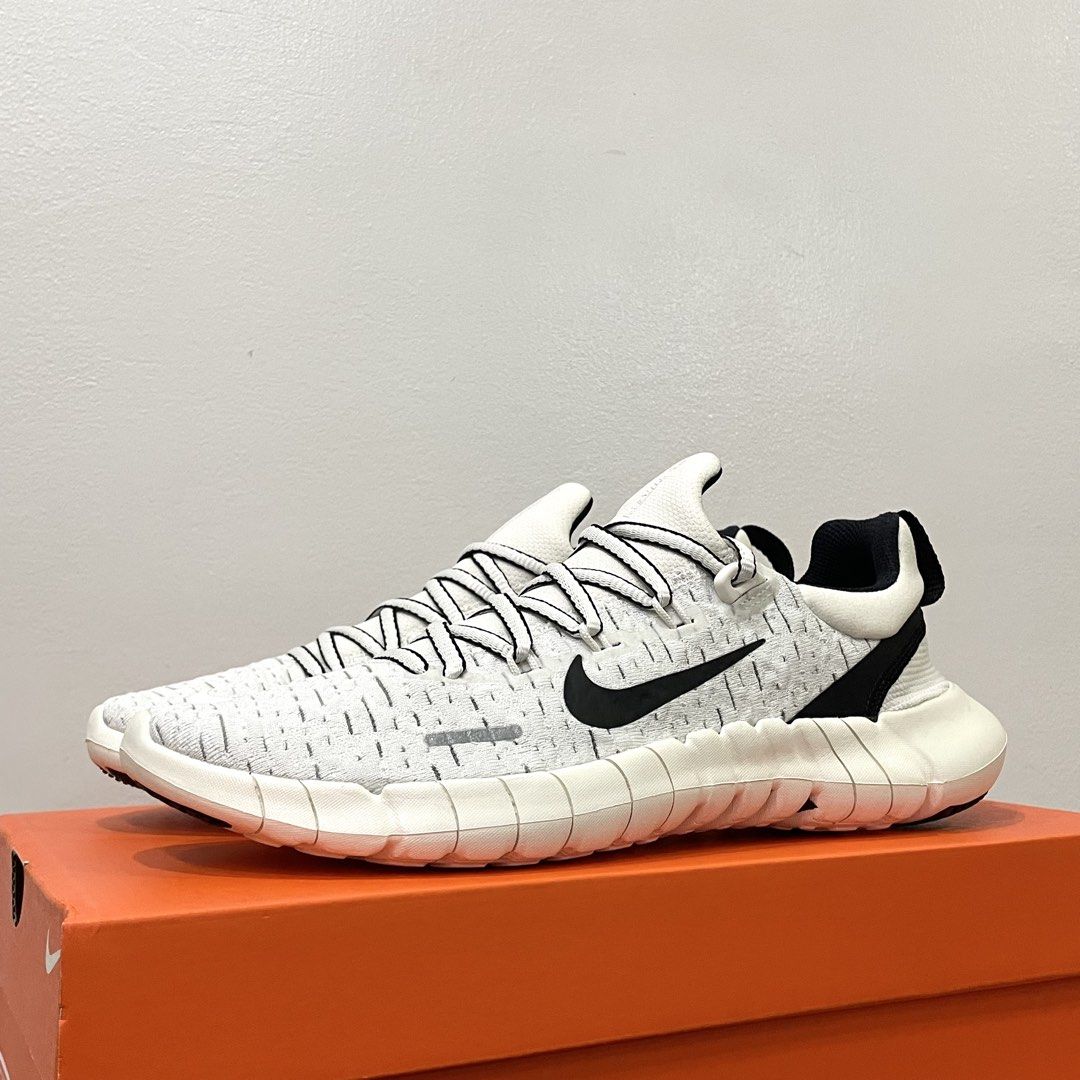 Nike Free RN 5.0 Shoes Men (Category: Sneakers) located in Makati City. Submitted by shoedeckph (Listing ID 1429656834, Image 2). Description: Nike Free RN 5.0 Shoes Men Brand New 100% Legit / Original Available size: 8 / 8.5 / 9 / 9.5 / 10 / 10.5 / 11 US Men ‼️SALE PRICE: ₱2,995‼️ Below SRP •Delivery: Metro Manila: Lalamove / Grab Nationwide: J&T •Meetup: Glorietta / SM Makati / MRT Ayala Waltermart Makati.