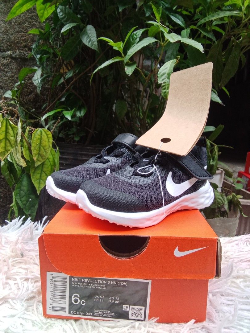 Nike Revolution 6 NN (TDV) - Black (Category: Sneakers) located in Baguio. Submitted by miss.v.apparel (Listing ID 1429535060, Image 2). Description: Size 6c.