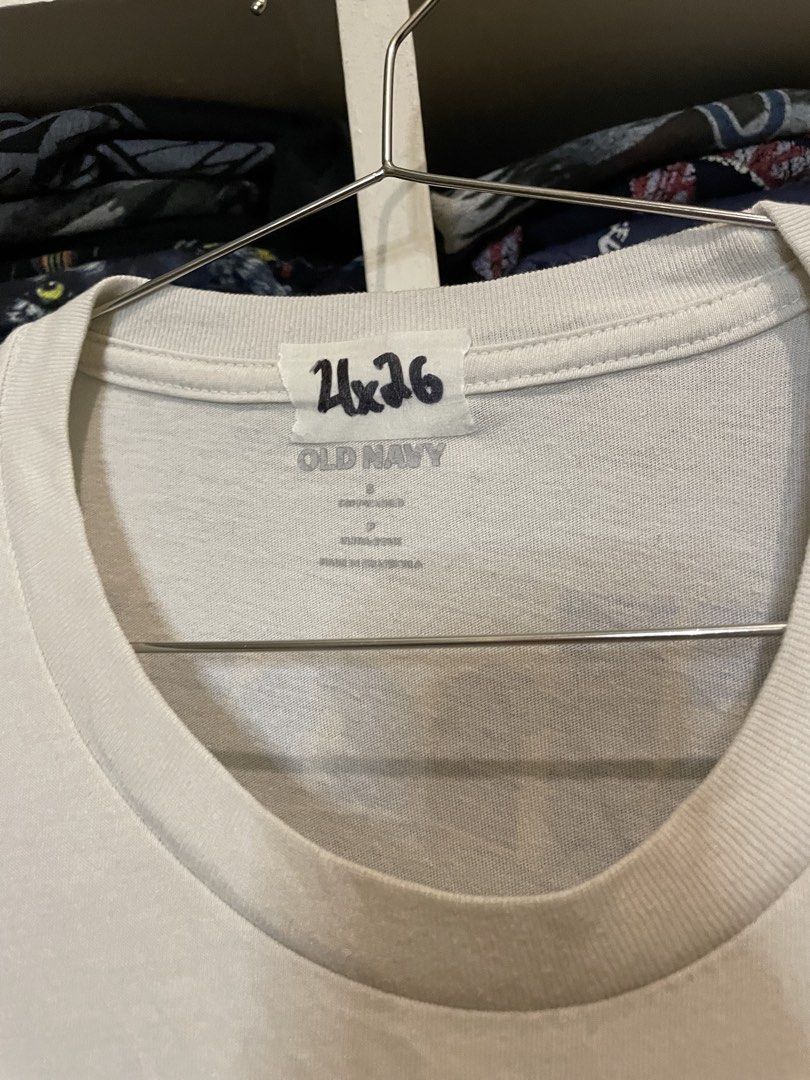 Old Navy White T-shirt (Category: Tshirts & Polo Shirts ) located in Manila. Submitted by _revault (Listing ID 1429608523, Image 3). Description: .