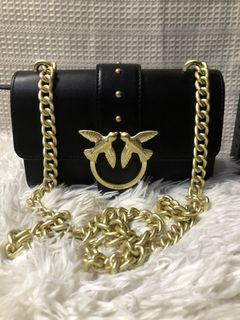 (Category: ) located in . Submitted by luvzbagscollexx (Listing ID 1427903177, Image 1). Description: .