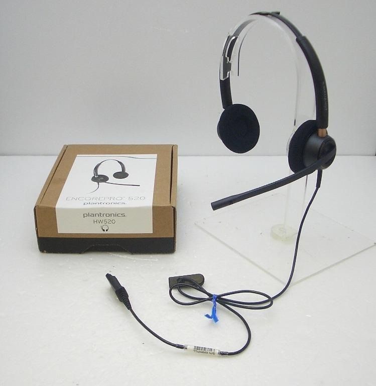 Plantronics EncorePro 520 Headset (Category: Headphones & Headsets) located in Cainta. Submitted by snappy0620 (Listing ID 1429616350, Image 1). Description: Plantronics EncorePro 520 headset with a microphone. Includes the original box and a cable. The headset is black with a comfortable design. The box shows the model name and brand..