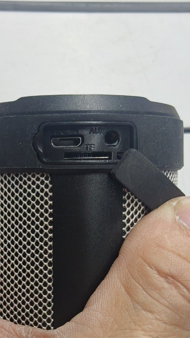 Portable Bluetooth Speaker440572875847782401