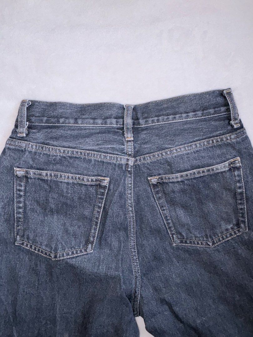 Preloved Clothing | Original COS Jeans (Category: Jeans) located in Calamba. Submitted by aki03112 (Listing ID 1429615465, Image 3). Description: Original Branded Preloved Pants for Sale 300-700php (check my account for full listing) Cloth Details!! COS Relaxed Straight Leg Jeans Classic five-pocket design Button and zipper closure High Rise Waist Size: 26 Length Size: 39 Mode of Payment: - Gcash - Meet Up - J&T Express Rules & Regulations: - cas