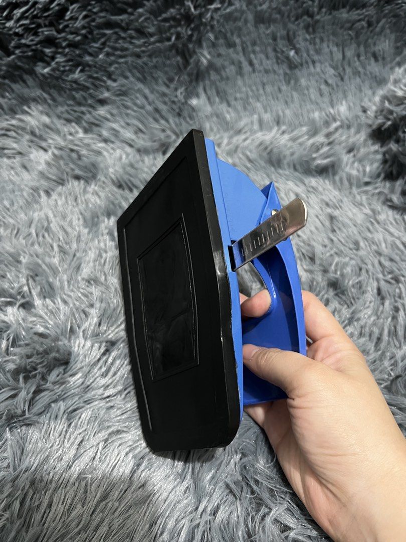 Puncher 2-hole (Category: Craft Supplies & Tools) located in Manila. Submitted by claurenj (Listing ID 1429614543, Image 2). Description: .