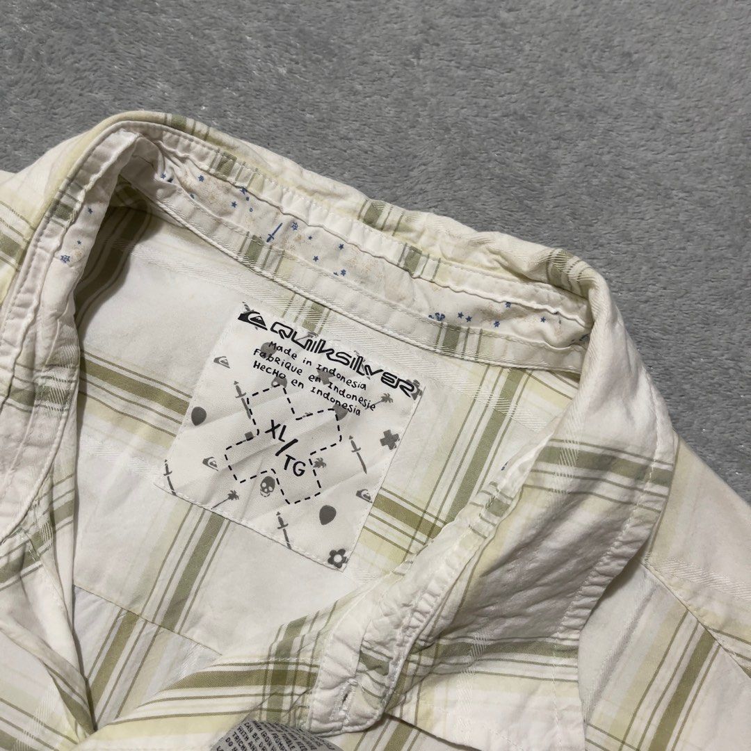 QUICKSILVER SURF POLO BOTTOM DOWN SIZE XL ON TAG (Category: Swim Top & Rash Guards) located in Villaverde. Submitted by bakatzy_secondhand_garments (Listing ID 1429588415, Image 3). Description: SIZE XL ON TAG NO FLAWS STILL IN EXCELLENT CONDITION.