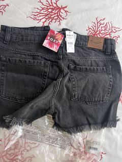 (Category: ) located in . Submitted by yaya.jual (Listing ID 1429617461, Image 1). Description: .