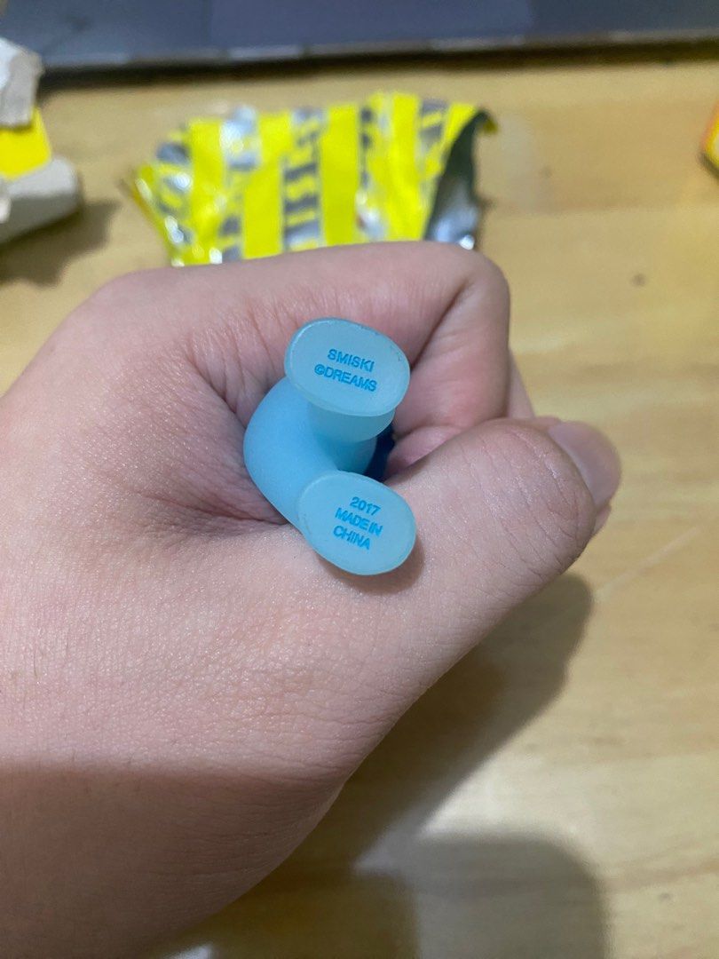 SMISKI Bath (Trying To Help) (Category: Designer & Blind Box Toys) located in Quezon City. Submitted by skiplings (Listing ID 1429542751, Image 3). Description: Opened box and foil.
