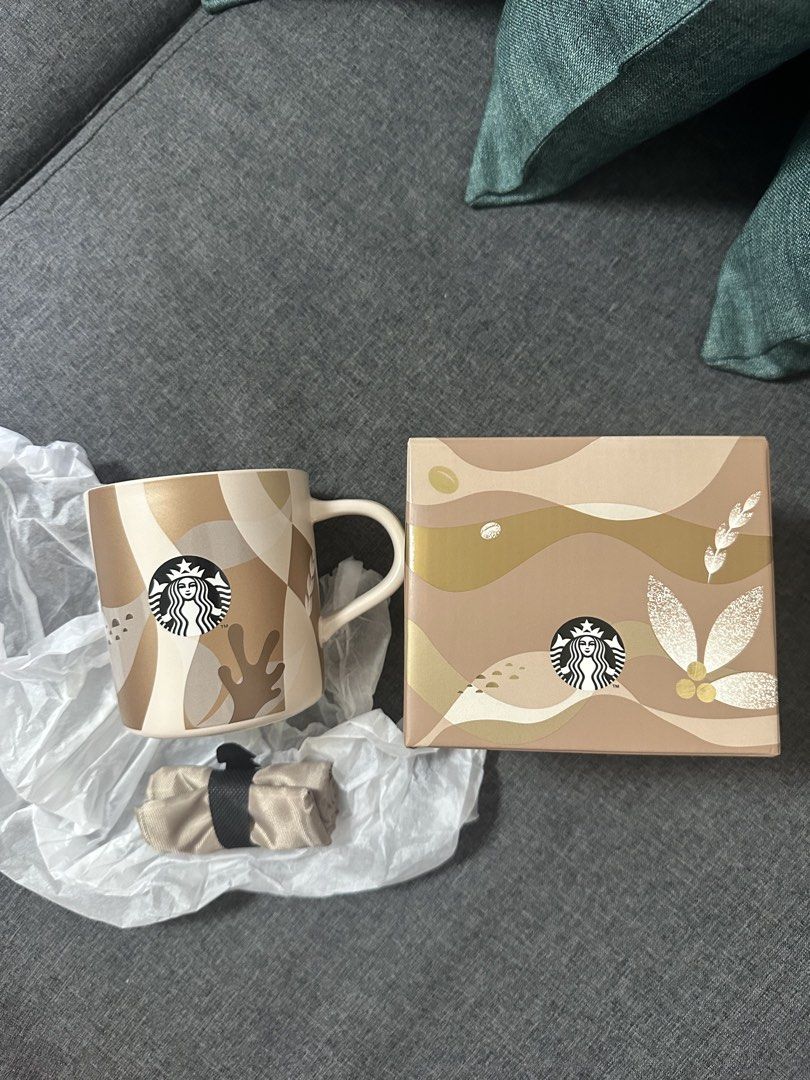 Starbucks 12oz Mug with Gift Box (Category: Coffee & Tea Tableware) located in Paranaque City. Submitted by thriftclothing101 (Listing ID 1429595251, Image 1). Description: .