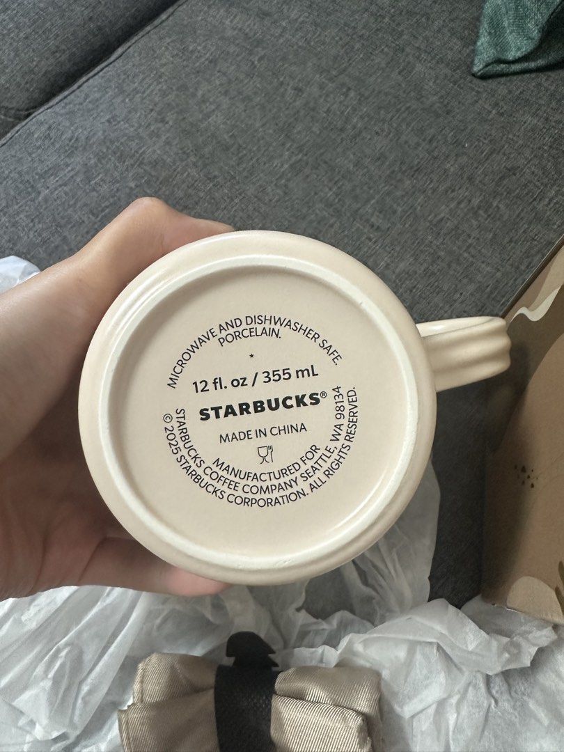 Starbucks 12oz Mug with Gift Box (Category: Coffee & Tea Tableware) located in Paranaque City. Submitted by thriftclothing101 (Listing ID 1429595251, Image 3). Description: .