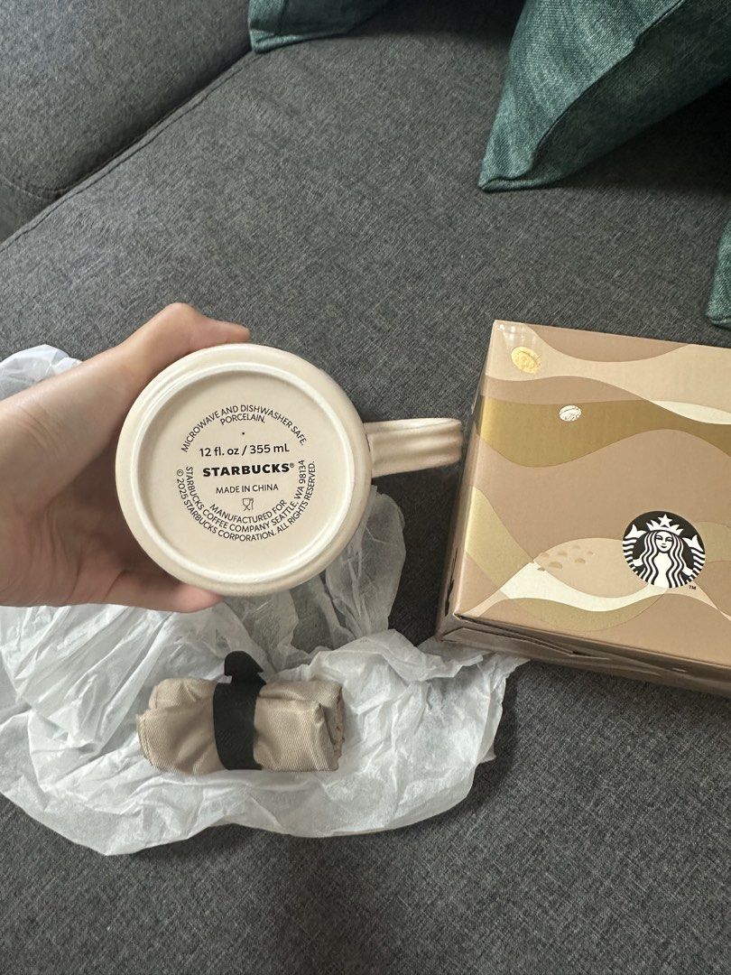Starbucks 12oz Mug with Gift Box (Category: Coffee & Tea Tableware) located in Paranaque City. Submitted by thriftclothing101 (Listing ID 1429595251, Image 2). Description: .