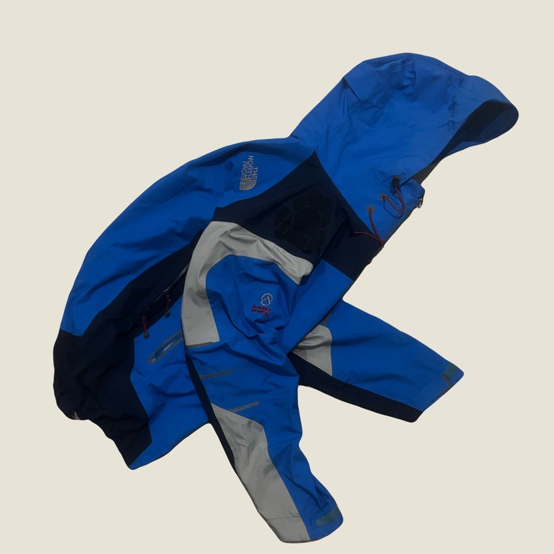 The North Face Men's Summit Series Rain Jacket (Category: Coats, Jackets and Outerwear) located in Leon. Submitted by thrftklng.ph (Listing ID 1429651685, Image 2). Description: The North Face Men’s Summit Series Rain Jacket 20W 26L Small-Medium Like New.