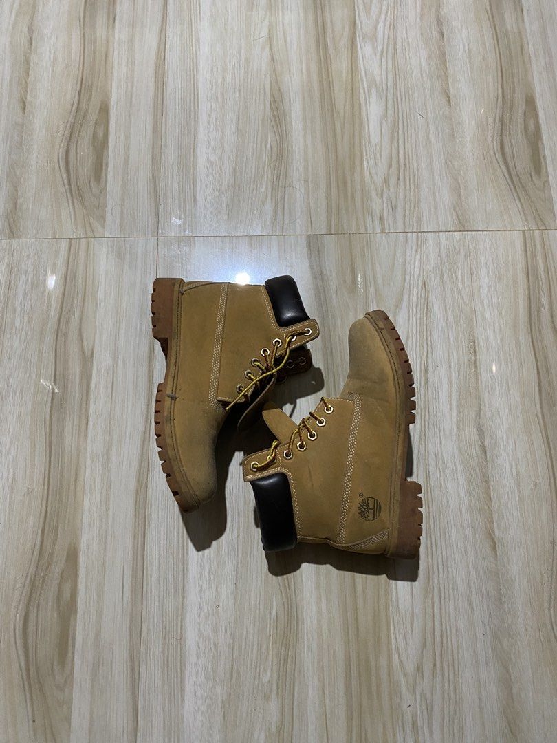 TIMBERLAND(NOT AUTH) UA PAIR (Category: Dress Shoes) located in Nagcarlan. Submitted by shortiemeeks (Listing ID 1429584049, Image 1). Description: TIMBERLAND(NOT AUTH)UA SIZE 7 NEED WASH.