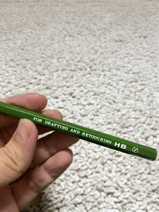 Tombow 8900 HB Pencils (Category: Stationery & School Supplies) located in Plaridel. Submitted by emilia.lily (Listing ID 1429615232, Image 3). Description: Set of Tombow 8900 HB pencils. These green pencils are designed for drafting and retouching. The pencils come in a green box. Each pencil is marked with the Tombow brand and HB grade. The box contains multiple pencils.34 pcs.