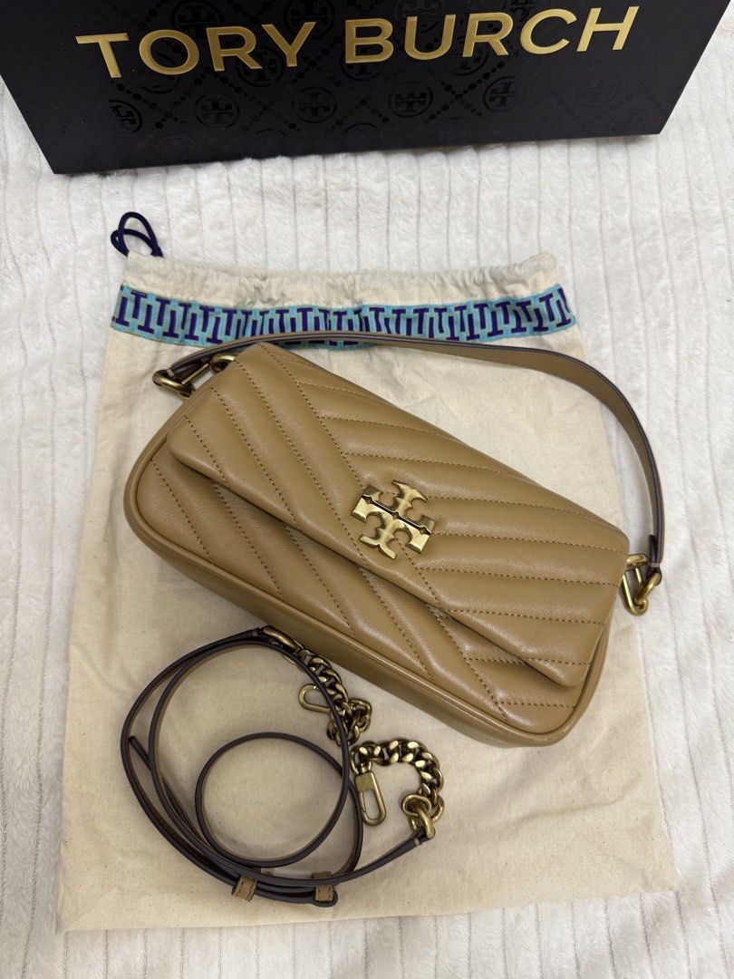 Tory Burch Kira Chevron Two Ways (Category: Beach Bags) located in Bulacan. Submitted by everythinggood26 (Listing ID 1429637773, Image 1). Description: What you see is what you Get. Very Pretty! ❤️.