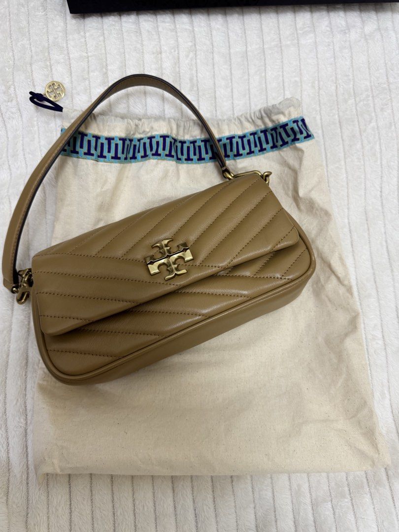 Tory Burch Kira Chevron Two Ways (Category: Beach Bags) located in Bulacan. Submitted by everythinggood26 (Listing ID 1429637773, Image 2). Description: What you see is what you Get. Very Pretty! ❤️.