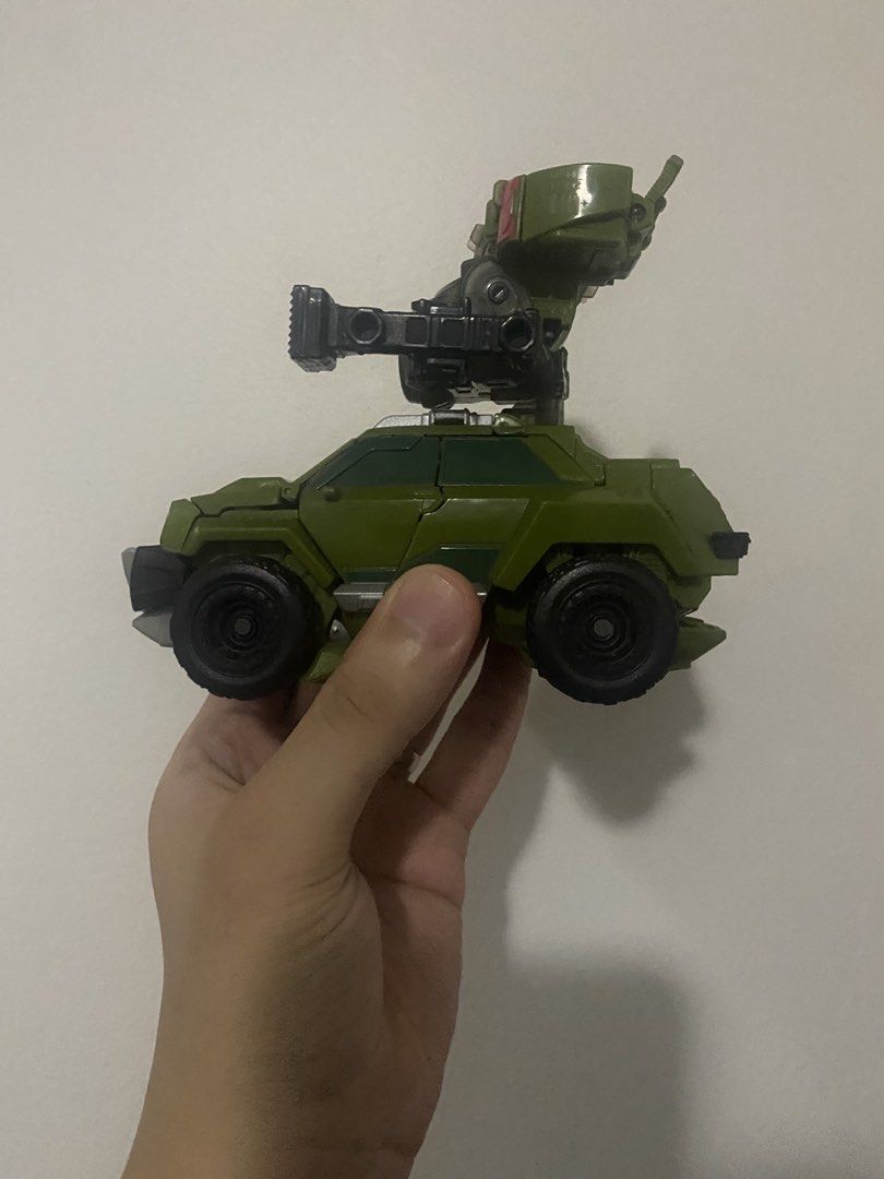 Transformers: Prime: Robots in Disguise: Voyager Class: Bulkhead (Category: Action & Battle Toys) located in Cainta. Submitted by rspbsms17 (Listing ID 1429644844, Image 1). Description: Complete; slight mark on one door piece - please see the last picture. WYSIWYG RFS: preference for the First Edition mold LOC: Mandaluyong MOP: GCash, BPI, BDO Delivery: Grab, Lalamove, LBC (for longer distances); SF c/o buyer Meetups: Greenbelt, Glorietta, Landm