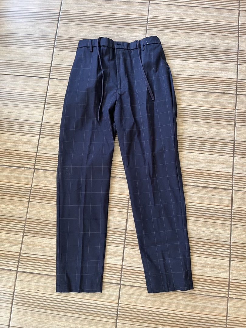 Uniqlo Patterned Trousers (Category: Trousers) located in Quezon City. Submitted by _earlb (Listing ID 1429519464, Image 1). Description: 32-34 waist adjustable with drawstring Orig waist 40, altered only 38 length 6 inch leg opening .