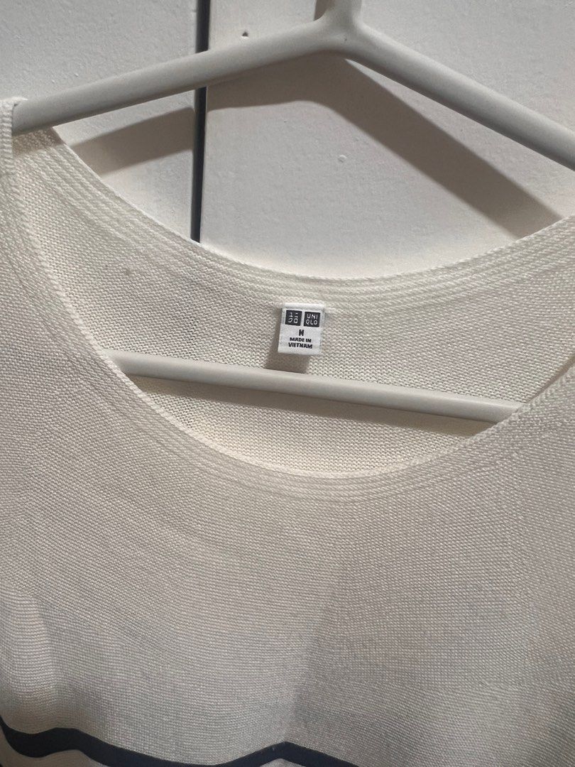 Uniqlo Sweater (Category: Longsleeves) located in Taguig. Submitted by studio26 (Listing ID 1429552059, Image 2). Description: PLEASE READ THE ENTIRE POST TO SEE ANSWERS TO COMMON QUESTIONS Uniqlo Sweater Size Medium Available: - Blue/White - White /Blue LOCATION Antipolo / Taguig PAYMENT Cashless payment only. GCash or BPI. DELIVERY To be arranged and shouldered by buyer..